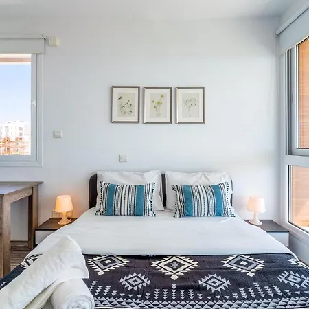 Oyster 1-br In * לרנקה